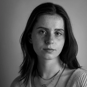 Portret van een vrouw tijdens fotoshoot van Joëlle
